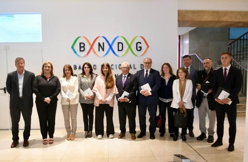 Visita al Banco Nacional de Datos Genéticos