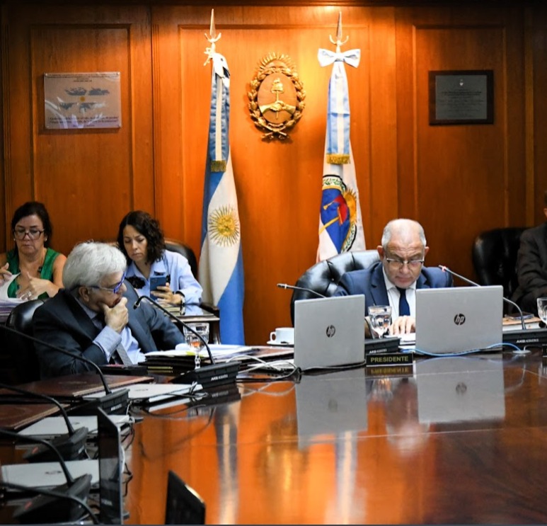 Actividades de Comisión: Acusación 