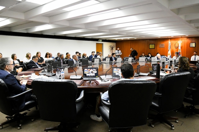 Actividades de Comisión: Acusación 